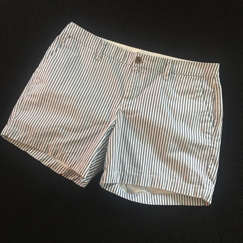 OLD NAVY Women’s Shorts. Stripes. Size Six